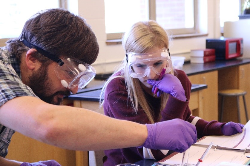 Instructor and student in the science lab on the MCC campus 